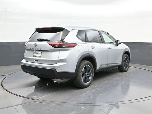 Used 2025 Nissan Rogue SV image 11