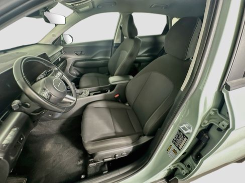 Used 2025 Hyundai Kona SEL FWD image 13