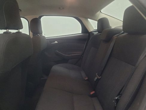Used 2018 Ford Focus SE FWD image 18