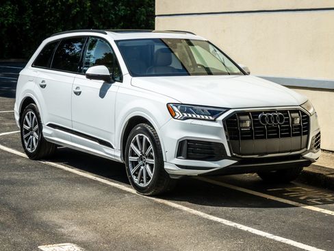 Used 2023 Audi Q7 2.0T Premium Plus w/ Premium Plus Package AWD/4WD image 10