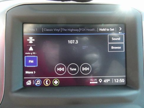 Certified 2025 Chevrolet Silverado 1500 Custom image 26