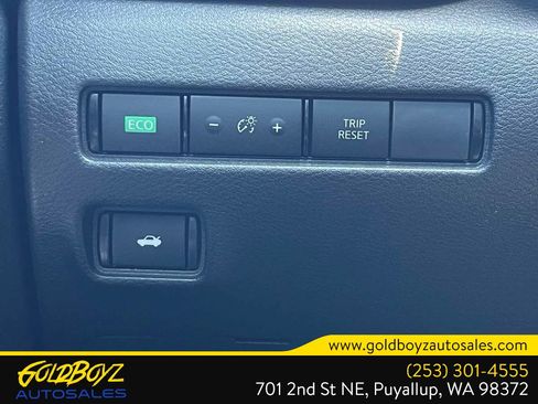 Used 2024 Nissan Sentra SR w/ SR Premium Package FWD image 27