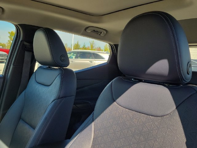 Used 2022 Chevrolet Bolt EUV Premier w/ Sun & Sound Package FWD image 18