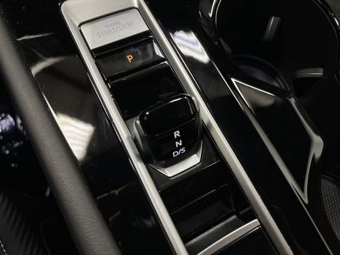 Used 2024 Volkswagen Atlas Cross Sport SE image 21