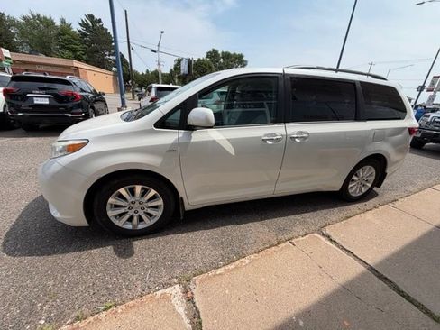 Used 2016 Toyota Sienna XLE w/ Outdoor Package AWD/4WD image 4