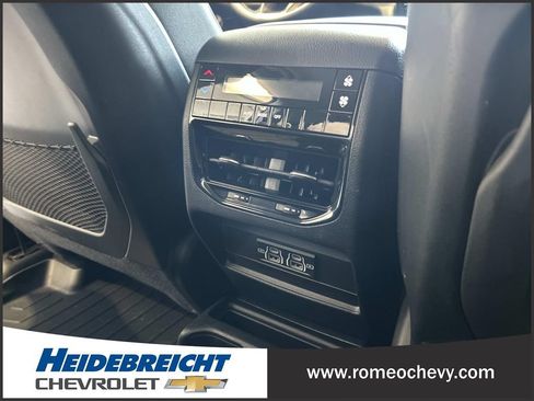 Used 2022 Jeep Grand Cherokee L Laredo w/ Luxury Tech Group I AWD/4WD image 17