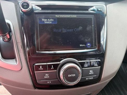 Used 2016 Honda Odyssey SE image 18