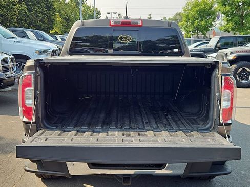 Used 2015 GMC Canyon SLT w/ Driver Alert Package RWD image 10