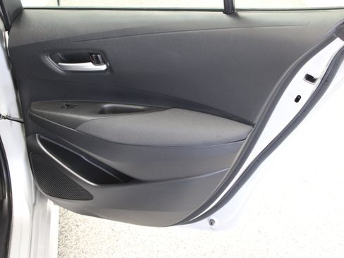 Used 2021 Toyota Corolla LE FWD image 29