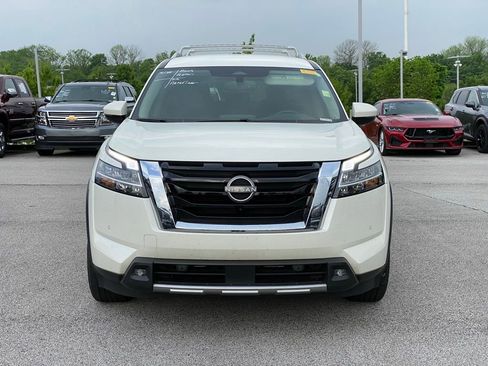 Used 2022 Nissan Pathfinder SL FWD image 2