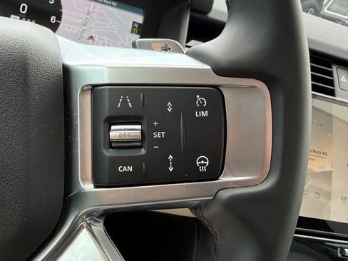 Used 2025 Land Rover Discovery S AWD/4WD image 31