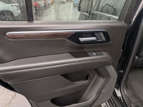 Used 2025 Chevrolet Tahoe LS image 11