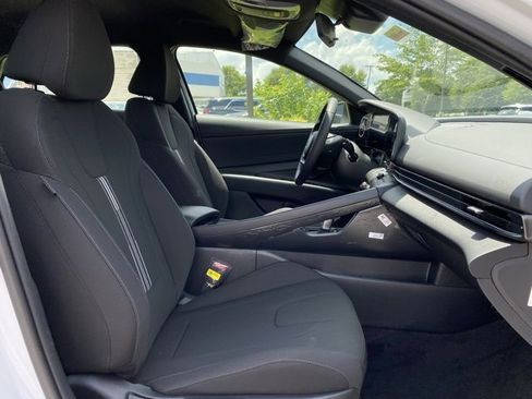 New 2025 Hyundai Elantra SEL image 35