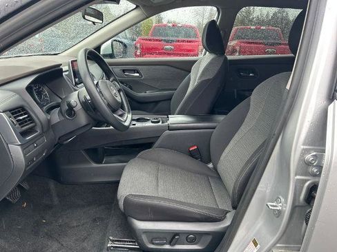 Used 2023 Nissan Rogue SV image 6