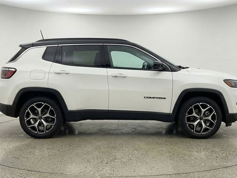 Used 2025 Jeep Compass Limited AWD/4WD image 11