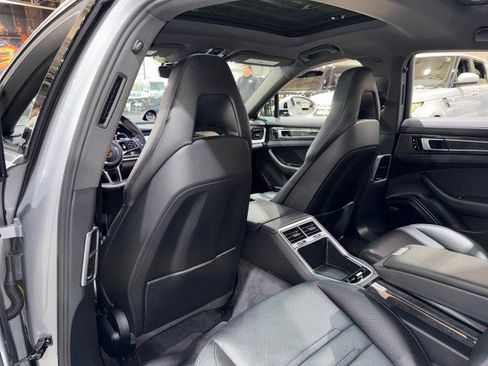 Used 2018 Porsche Panamera 4S image 11