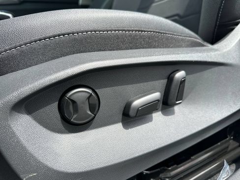 New 2026 Volkswagen Taos SE AWD/4WD image 4