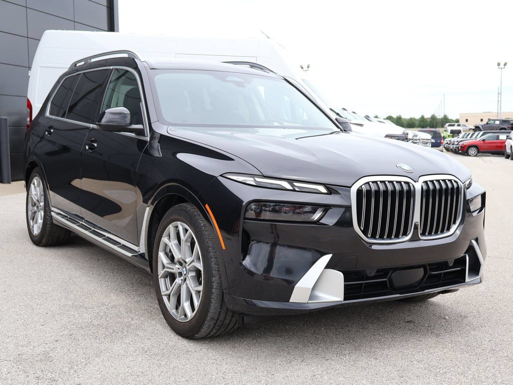 Used 2025 BMW X7 xDrive40i AWD/4WD image 6