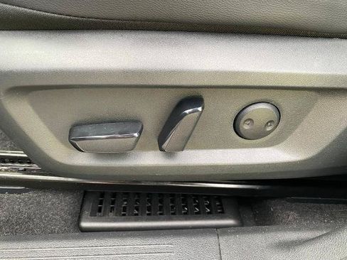 Used 2023 Nissan Rogue SL FWD image 15