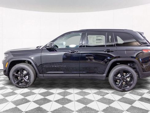 New 2025 Jeep Grand Cherokee Altitude image 15