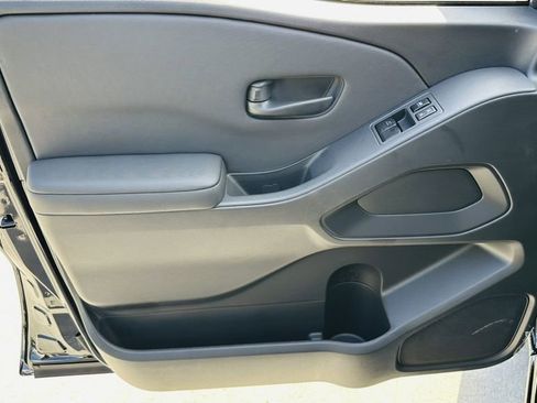 Used 2024 Nissan Frontier S image 12