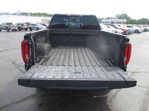 Used 2019 GMC Sierra 1500 SLT w/ SLT Premium Package AWD/4WD image 9