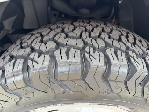 Used 2007 Nissan Titan SE AWD/4WD image 16