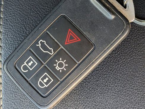 Used 2017 Volvo S60 T6 R-Design Platinum image 33