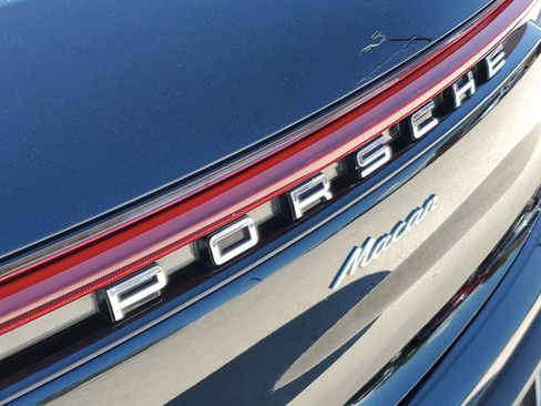 Used 2022 Porsche Macan Base image 9