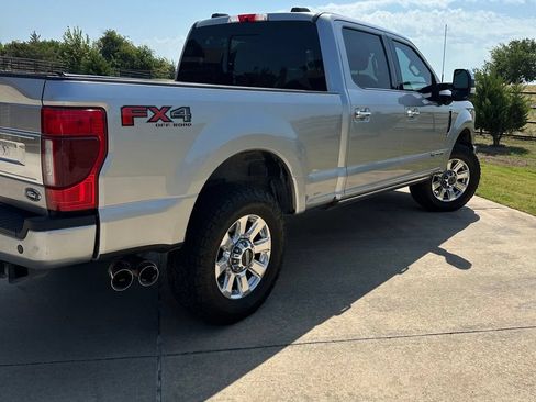Used 2022 Ford F250 Platinum w/ FX4 Off-Road Package AWD/4WD image 5