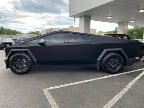 Used 2024 Tesla Cybertruck Cyberbeast AWD/4WD image 7
