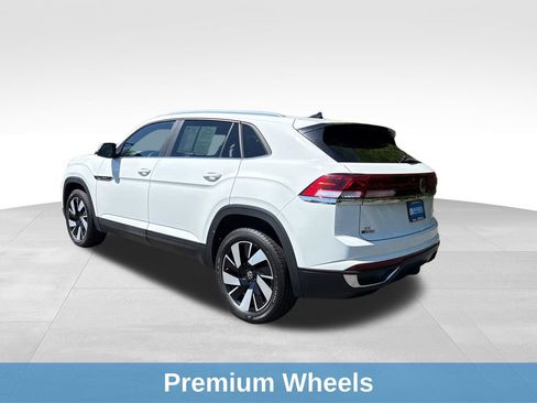 Used 2024 Volkswagen Atlas Cross Sport SE w/ Panoramic Sunroof Package AWD/4WD image 4