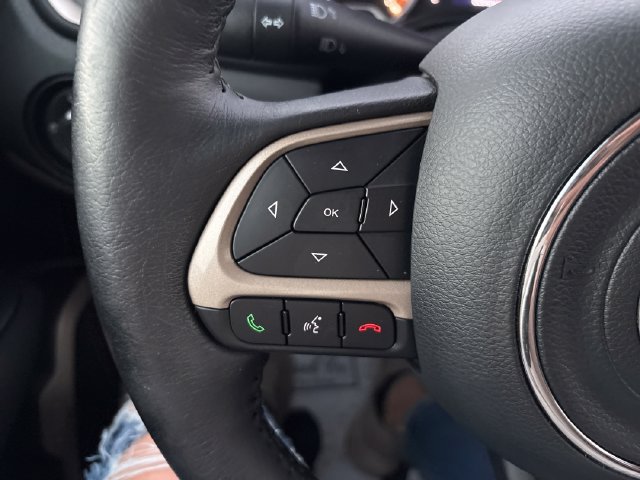 Used 2017 Jeep Renegade Latitude w/ Popular Equipment Group AWD/4WD image 11
