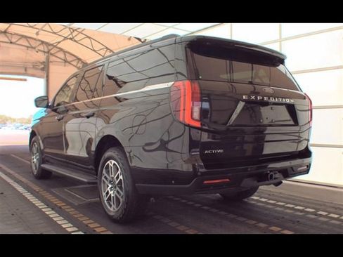 Used 2025 Ford Expedition Max Active AWD/4WD image 4