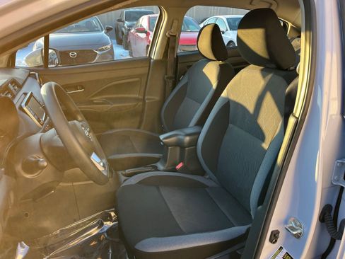 Used 2025 Nissan Versa SV image 35
