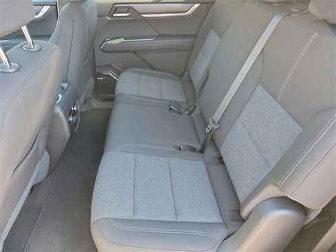 Used 2025 GMC Acadia Elevation image 14