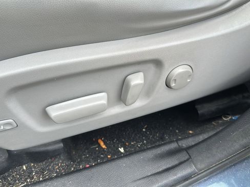 Used 2017 Toyota Highlander XLE image 11