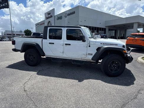 Used 2023 Jeep Gladiator Mojave AWD/4WD image 7