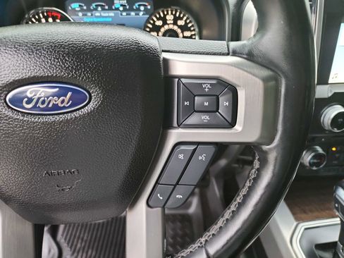 Used 2017 Ford F150 Platinum w/ Equipment Group 701A Luxury image 31