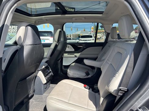 Used 2025 Lincoln Aviator Reserve w/ Equipment Group 201A AWD/4WD image 14