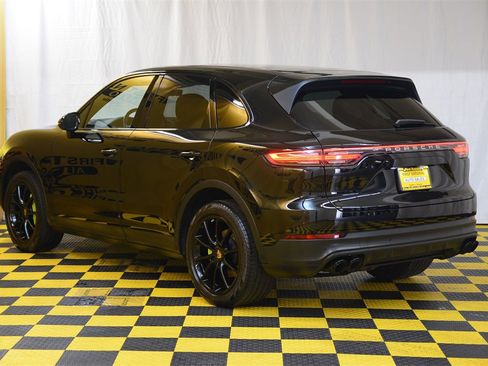 Used 2019 Porsche Cayenne image 8