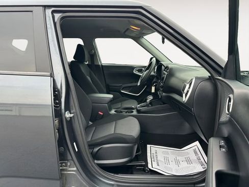 Used 2022 Kia Soul LX w/ Technology Package image 15
