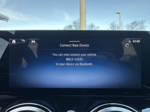 Used 2025 Mercedes-Benz GLB 250 4MATIC image 22