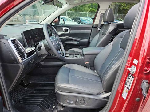Certified 2025 Kia Sorento S w/ Panoramic Sunroof Package image 13