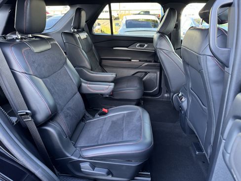 Used 2025 Ford Explorer ST image 35
