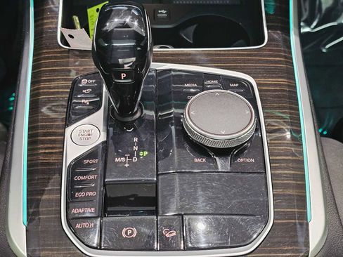 Used 2021 BMW X5 xDrive40i w/ Premium Package image 18