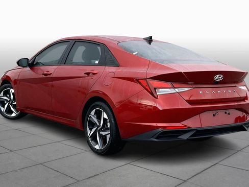 Used 2023 Hyundai Elantra SEL w/ Convenience Package image 10