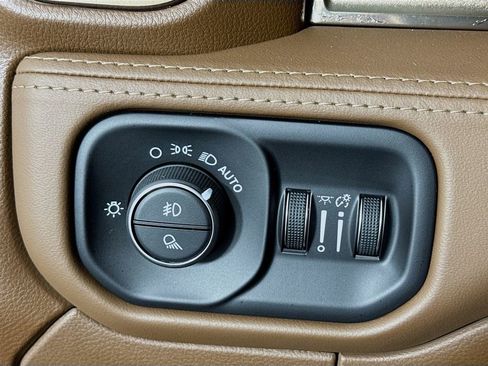 Used 2023 RAM 2500 Limited image 14