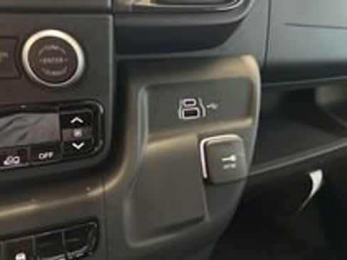 Used 2024 RAM ProMaster 2500 FWD image 49