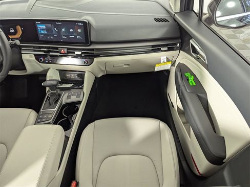 New 2026 Kia Sportage EX image 16